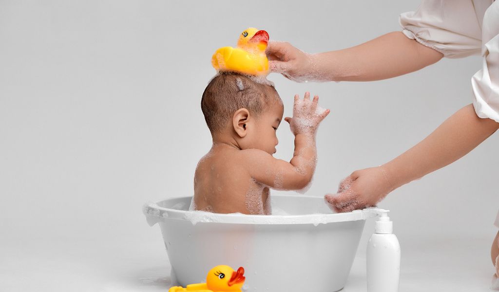 Chàm sữa và mụn sữa khác nhau như thế nào? Cách chăm sóc an toàn, hiệu quả cho bé 4