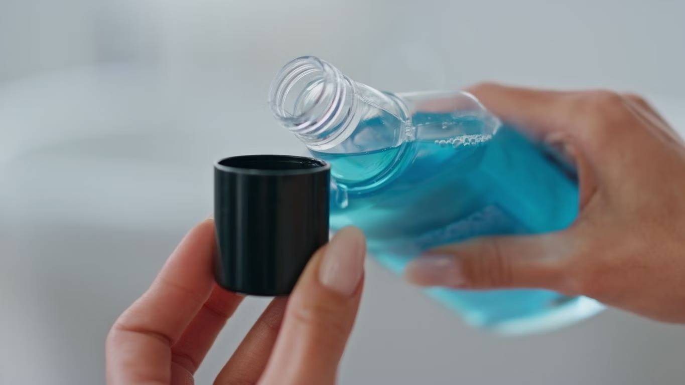 Hướng dẫn cách trị nhiệt miệng an toàn, hiệu quả, dễ áp dụng 1