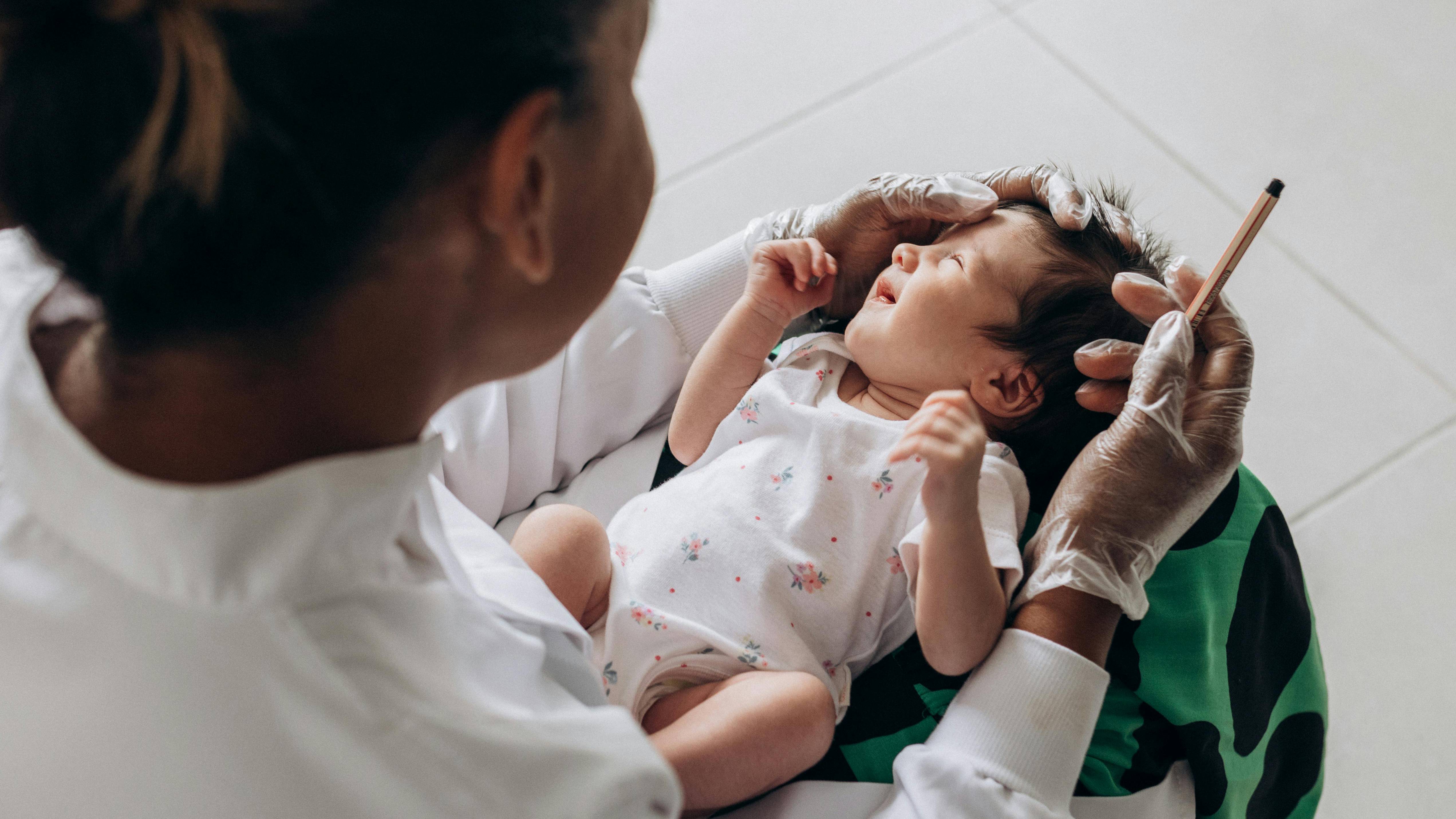 Nếu trẻ bị chảy máu không xử lý được, cha mẹ nên đưa trẻ đến cơ sở y tế để được tư vấn phù hợp