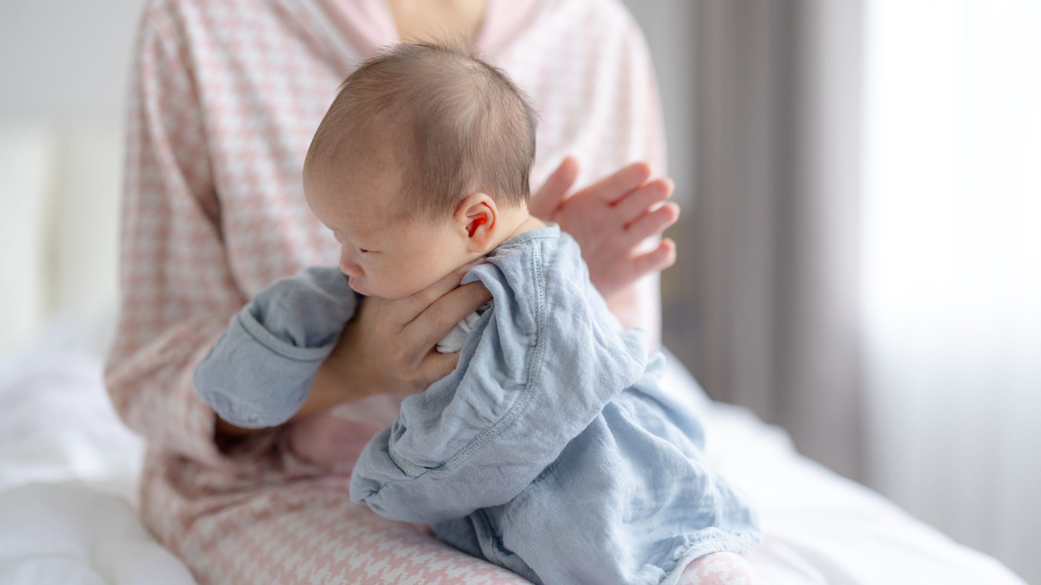 Nên vỗ ợ hơi bé bao lâu?