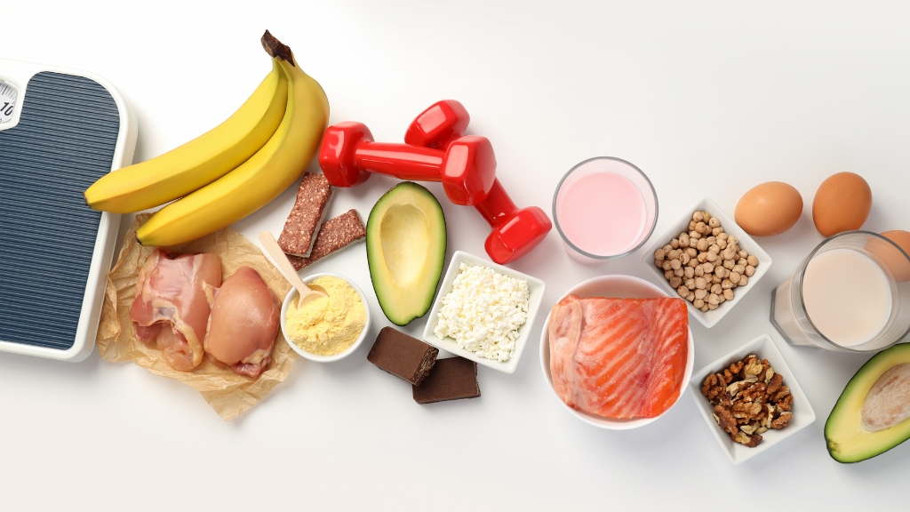 Chăm sóc sức khỏe phụ nữ tiền mãn kinh đúng cách với chế độ dinh dưỡng hàng ngày