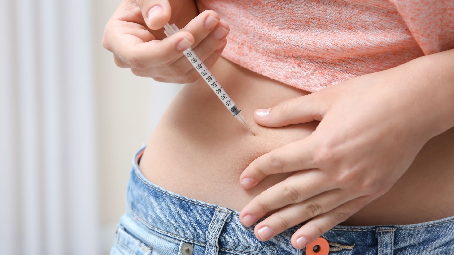 Kỹ thuật tiêm insulin dưới da bằng ống tiêm đòi hỏi có kỹ thuật tốt hơn