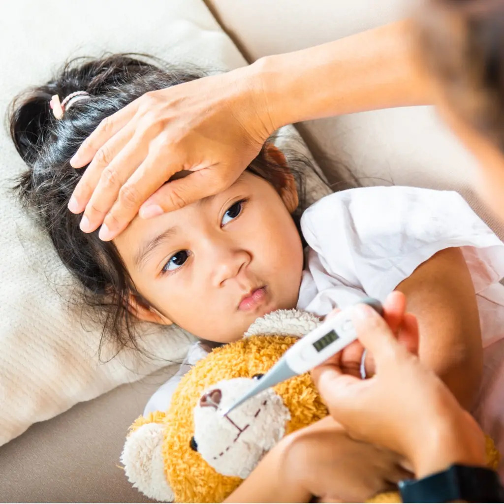 Sốt là tình trạng nhiệt độ cơ thể tăng cao hơn mức bình thường