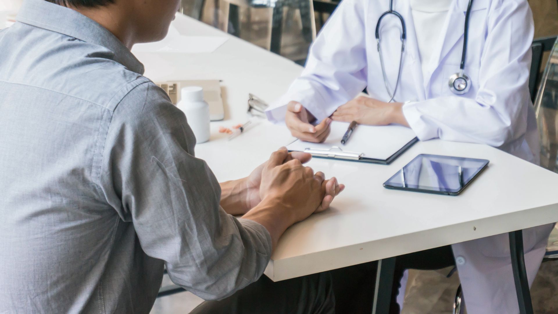 Bạn cần đến gặp bác sĩ khi cơ thể có dấu hiệu hạ huyết áp bất thường