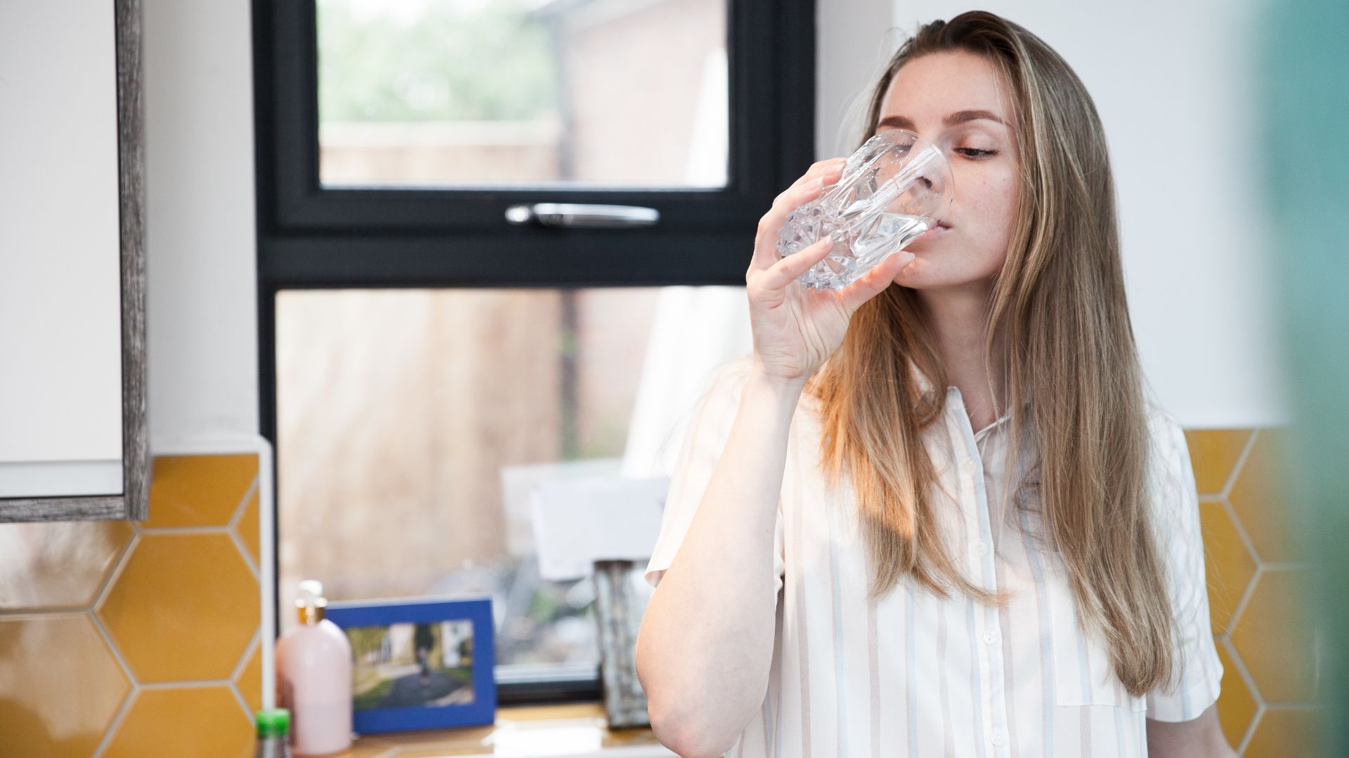 Bổ sung đủ nước mỗi ngày giúp duy trì ổn định huyết áp