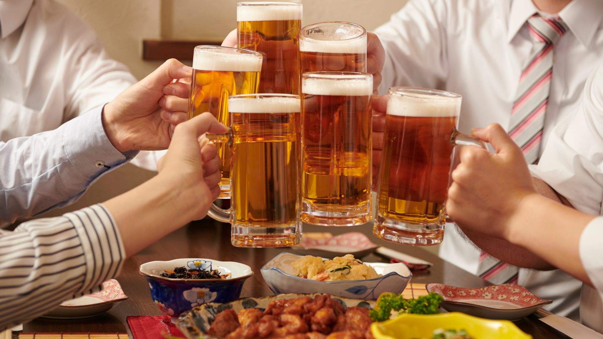 Người bị huyết áp thấp cần tránh sử dụng chất kích thích