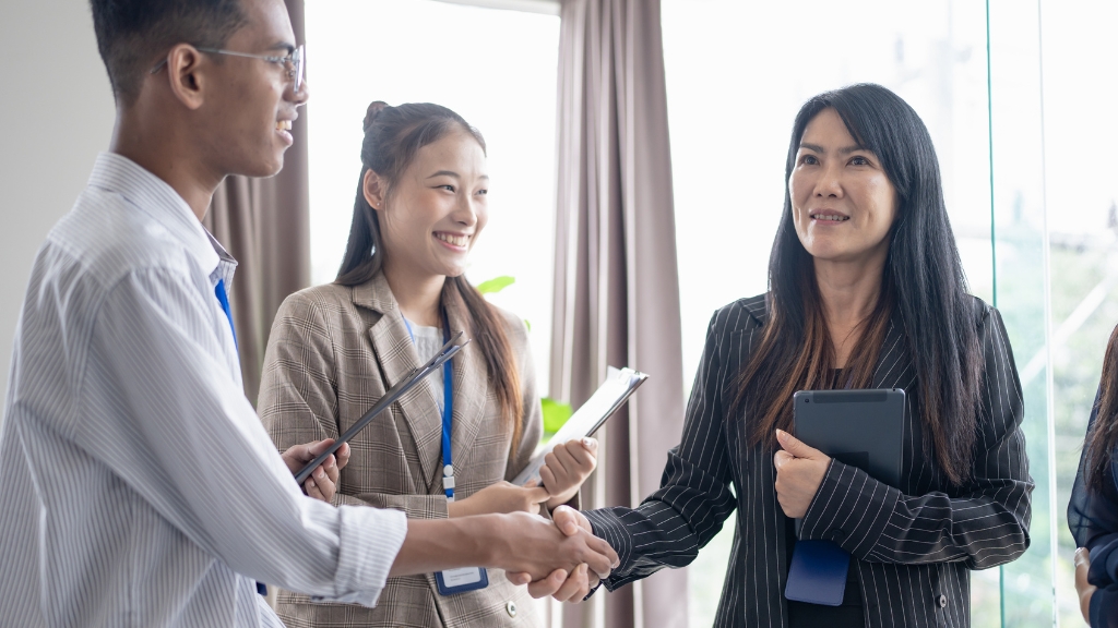 Người EQ cao giao tiếp giỏi, quản lý cảm xúc tốt