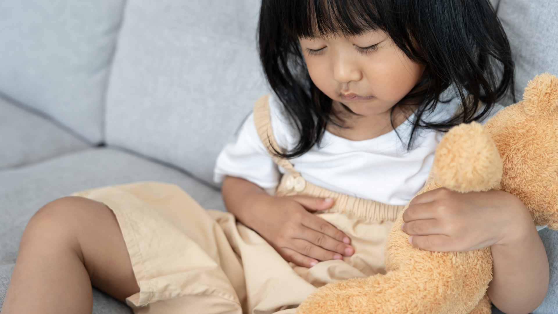 Đau bụng có thể là dấu hiệu thừa kẽm, đặc biệt khi bổ sung quá liều trong thời gian dài