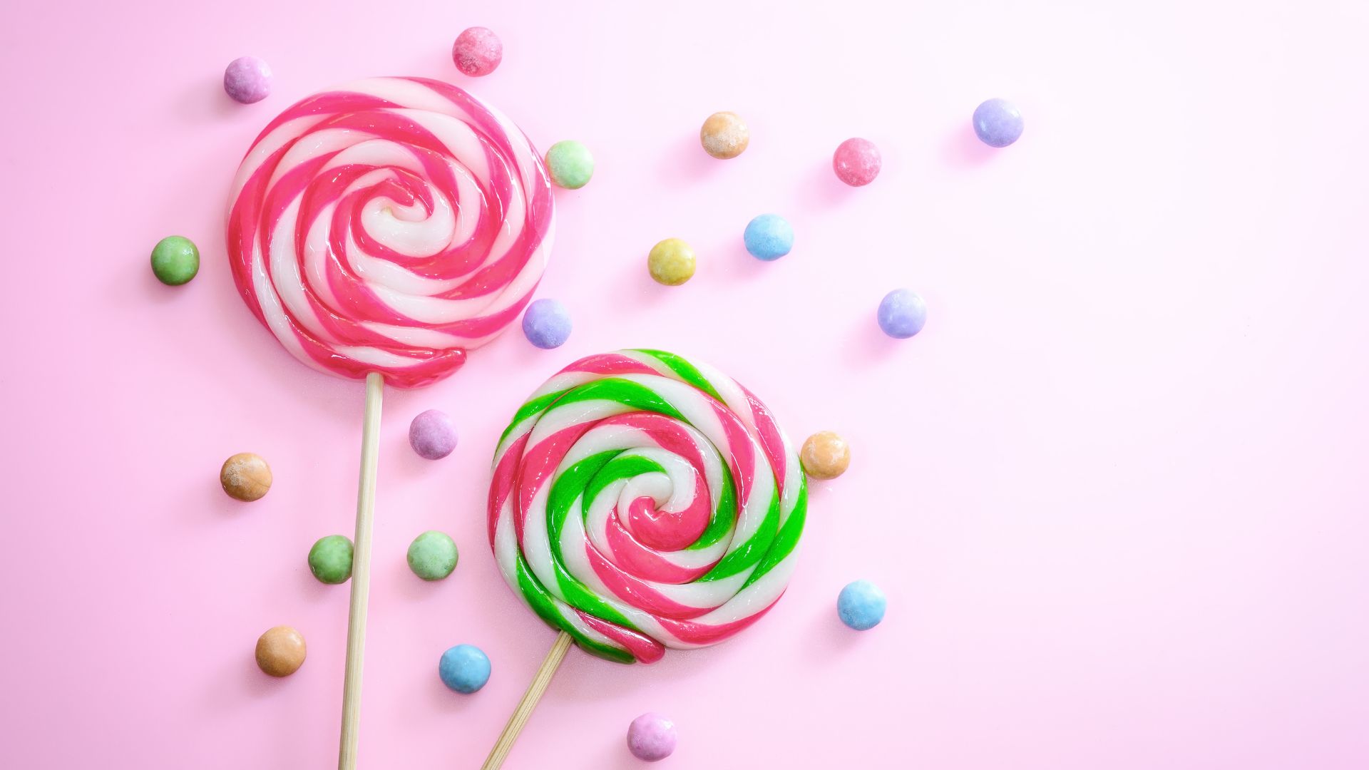 Kẹo mút bao nhiêu calo là câu hỏi nhiều người băn khoăn khi tiêu thụ loại kẹo này