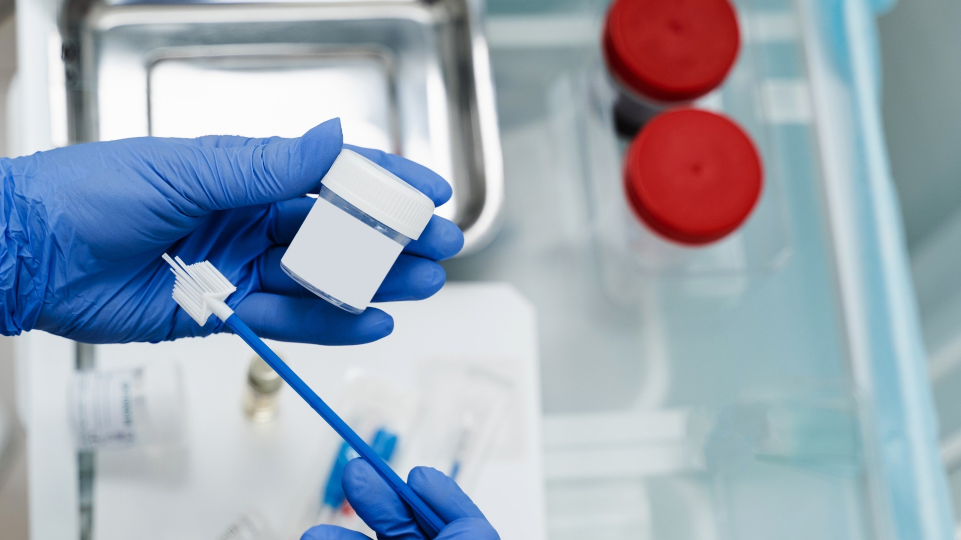 Trước khi thực hiện, đốt nang Naboth, bác sĩ sẽ thăm khám kỹ lưỡng, làm xét nghiệm Pap smear và soi tươi khí hư để loại trừ viêm nhiễm cấp tính