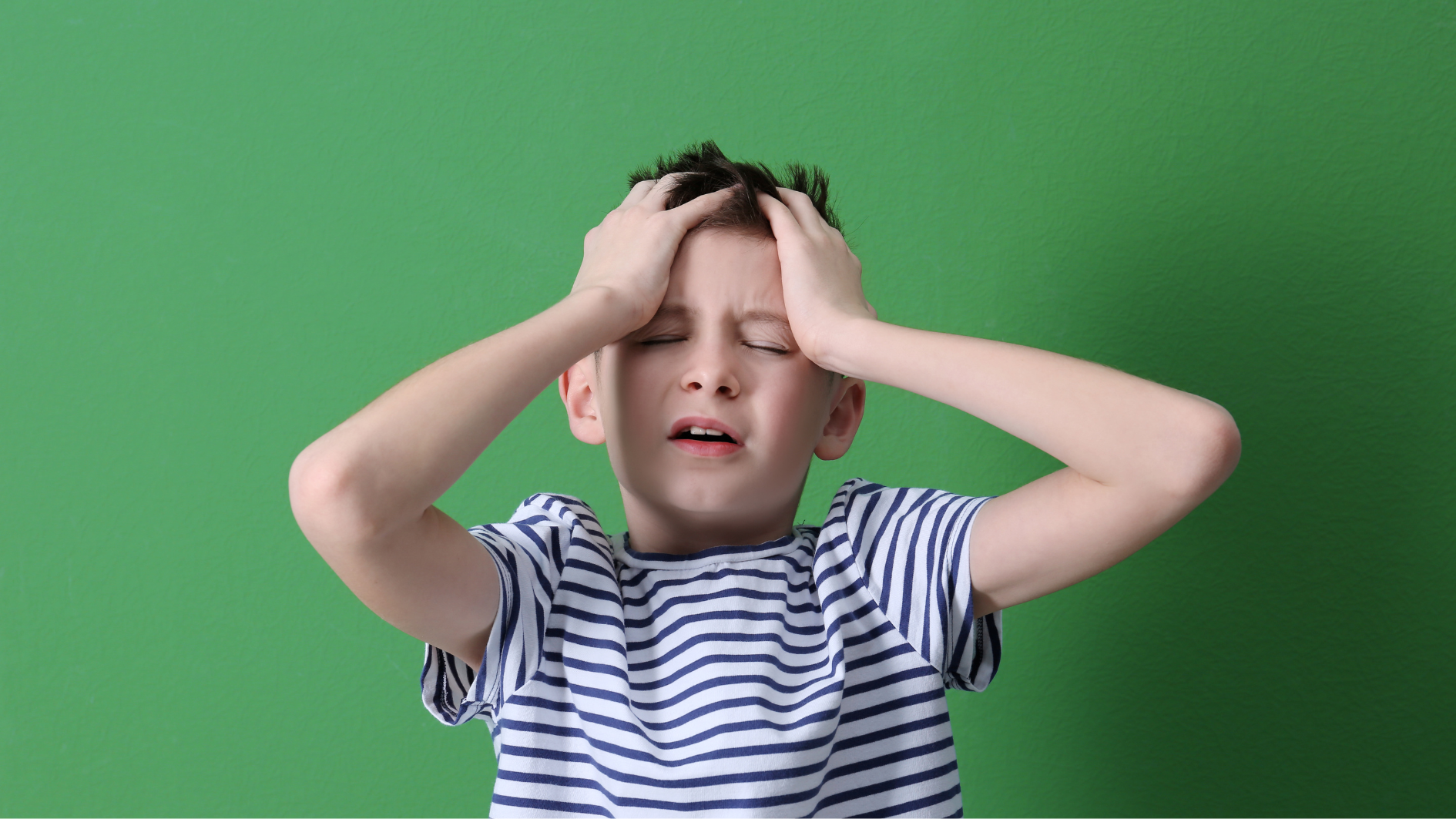 khi-tre-bi-dau-dau-cha-me-nen-lam-gi (4).png