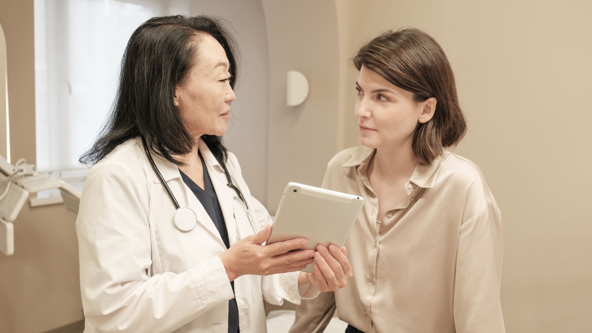 Thông báo với bác sĩ về việc đã chụp CT bao nhiêu lần trong 12 tháng là việc cần thiết