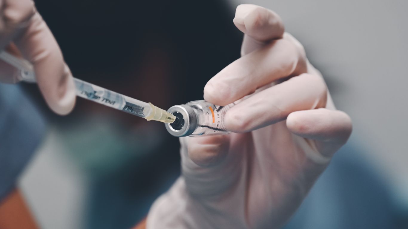 khong-tiem-vac-xin-5-trong-1-co-sao-khong 4