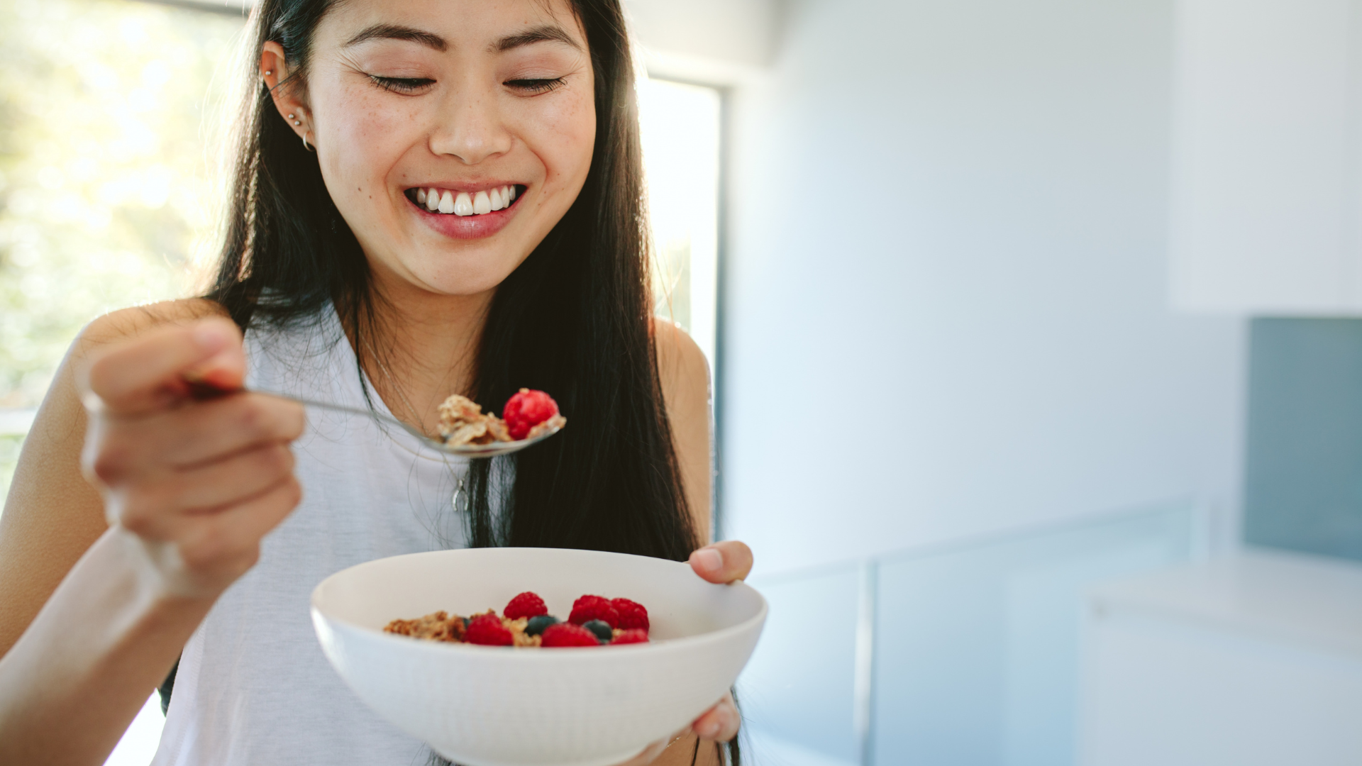 Chế độ ăn uống cân đối giúp cơ thể phục hồi và duy trì nội tiết ổn định