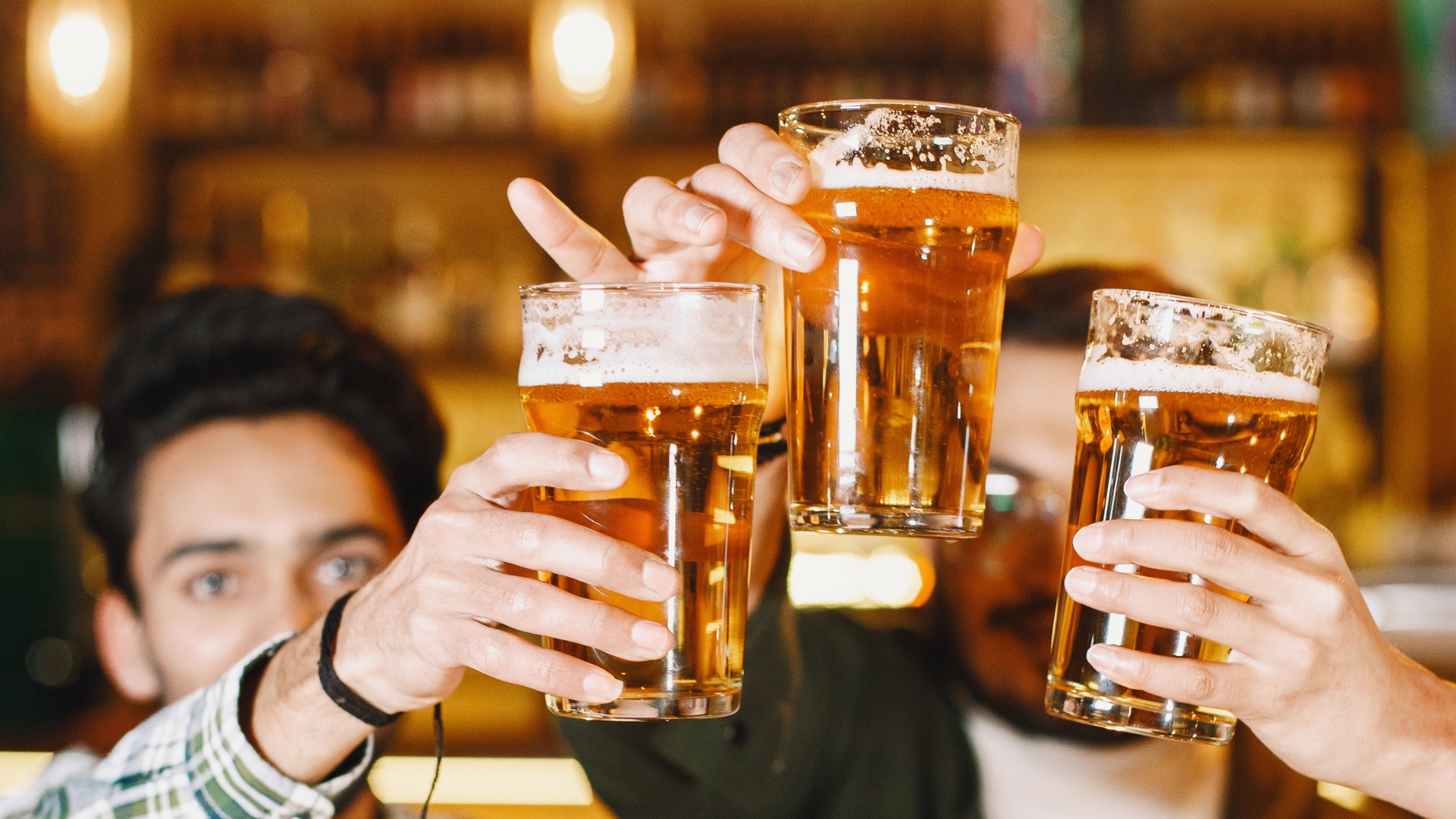 Việc tiêu thụ bia rượu thường xuyên có thể làm tăng tích trữ mỡ nội tạng và ảnh hưởng đến chức năng chuyển hóa của ga