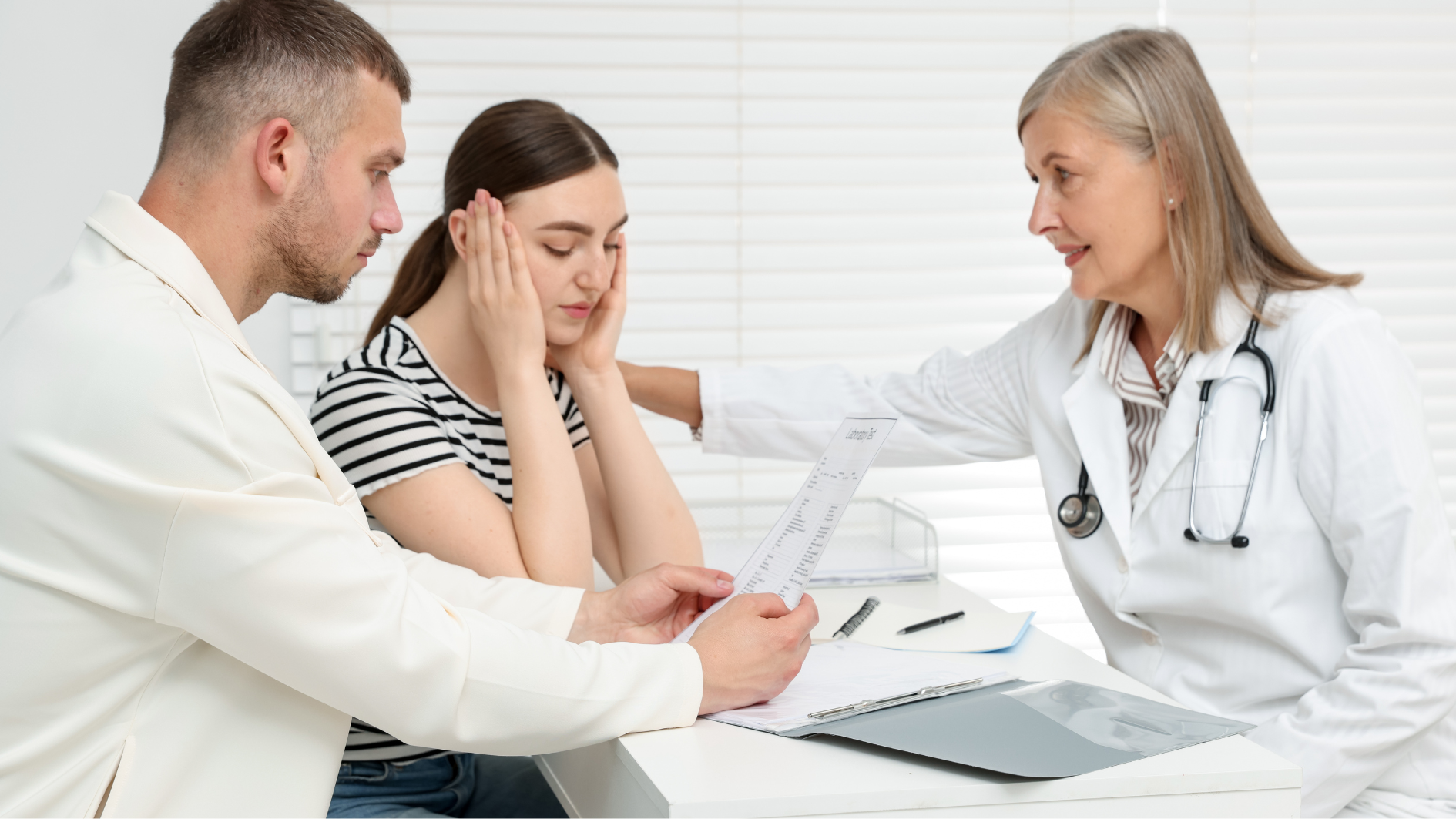 IVF thường chỉ định cho các cặp vợ chồng khó thụ thai tự nhiên