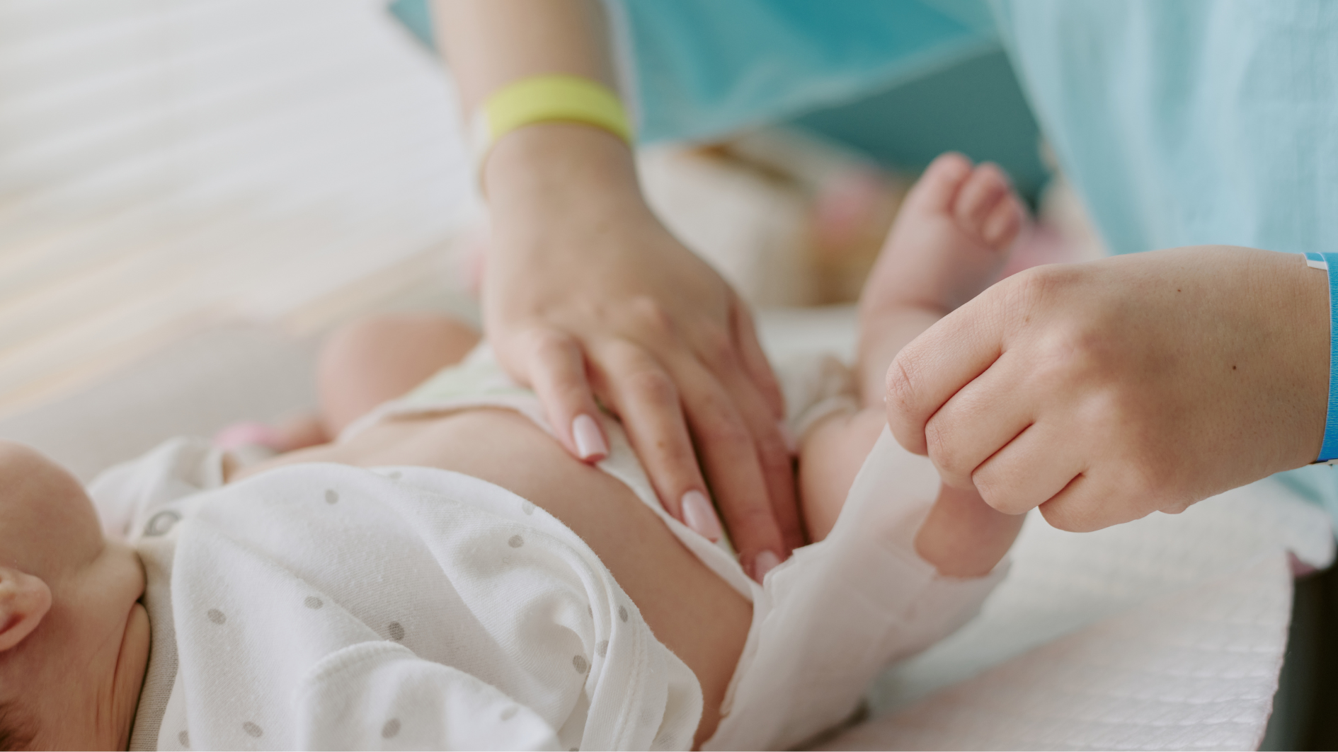 Theo dõi và phát hiện kịp thời những dấu hiệu bất thường ở trẻ