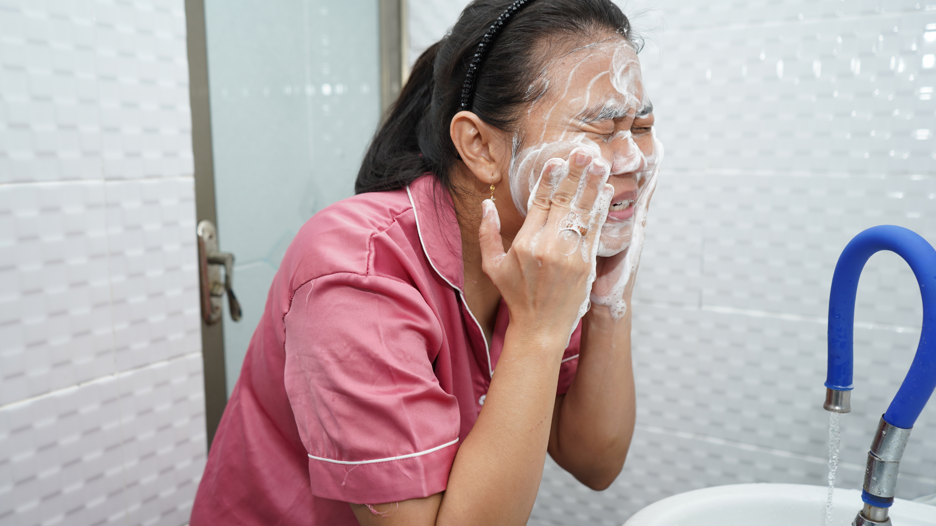 Việc làm sạch da đúng cách tuy đơn giản nhưng đòi hỏi sự kiên trì và nhất quán