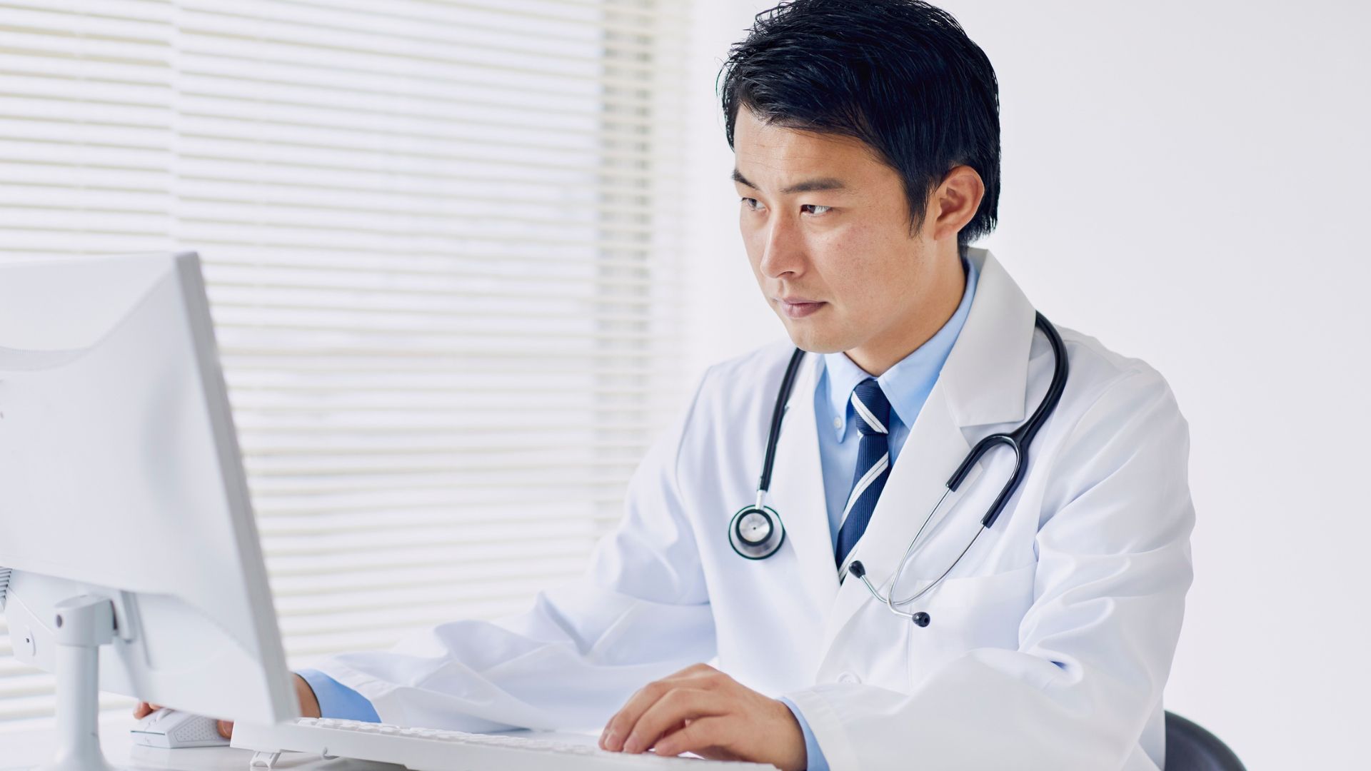 Quá trình điều trị cần được theo dõi liên tục để đảm bảo hiệu quả và kịp thời điều chỉnh