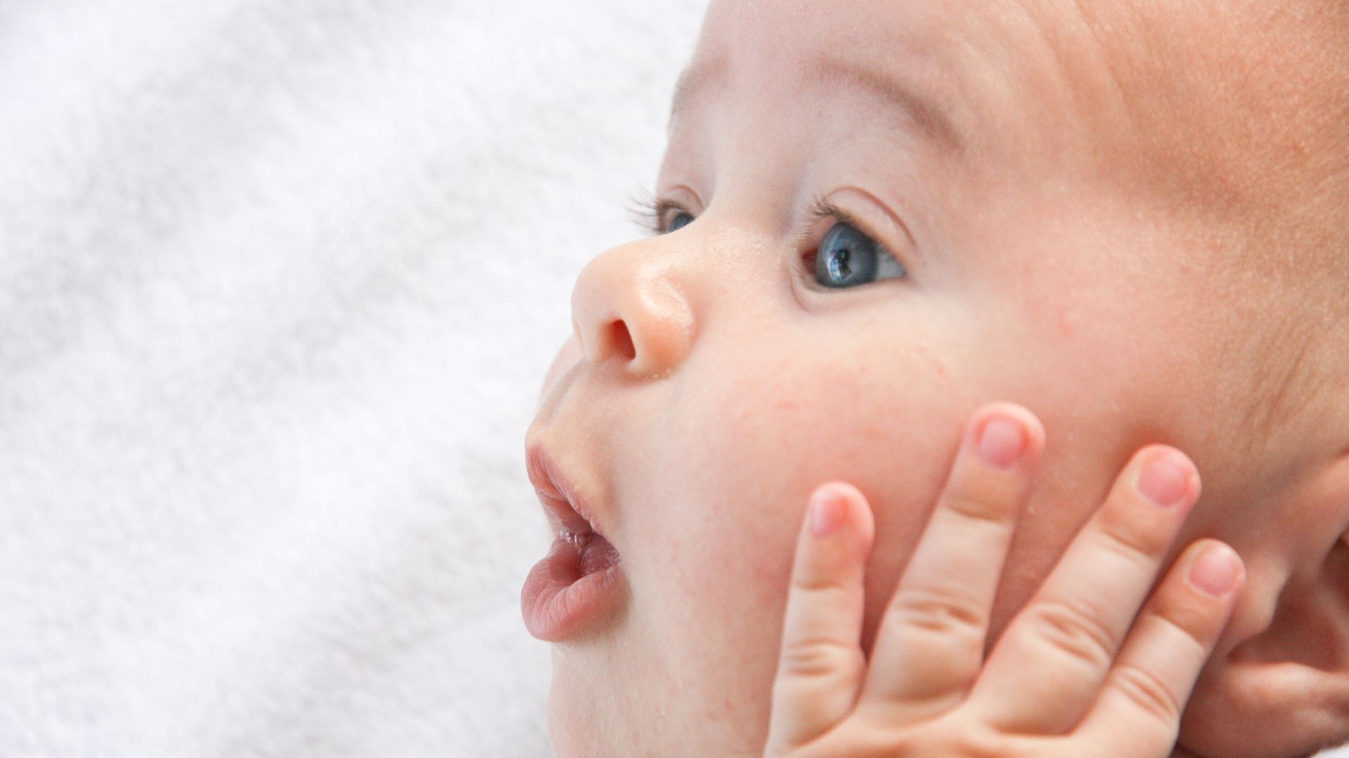 Lịch sinh hoạt cho bé 8 tháng​: Gợi ý và những lưu ý quan trọng cần biết 1