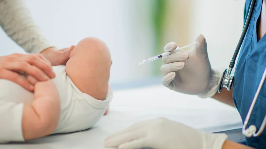 lich-tiem-chung-cho-tre-sinh-non-bo-me-can-biet 3.png