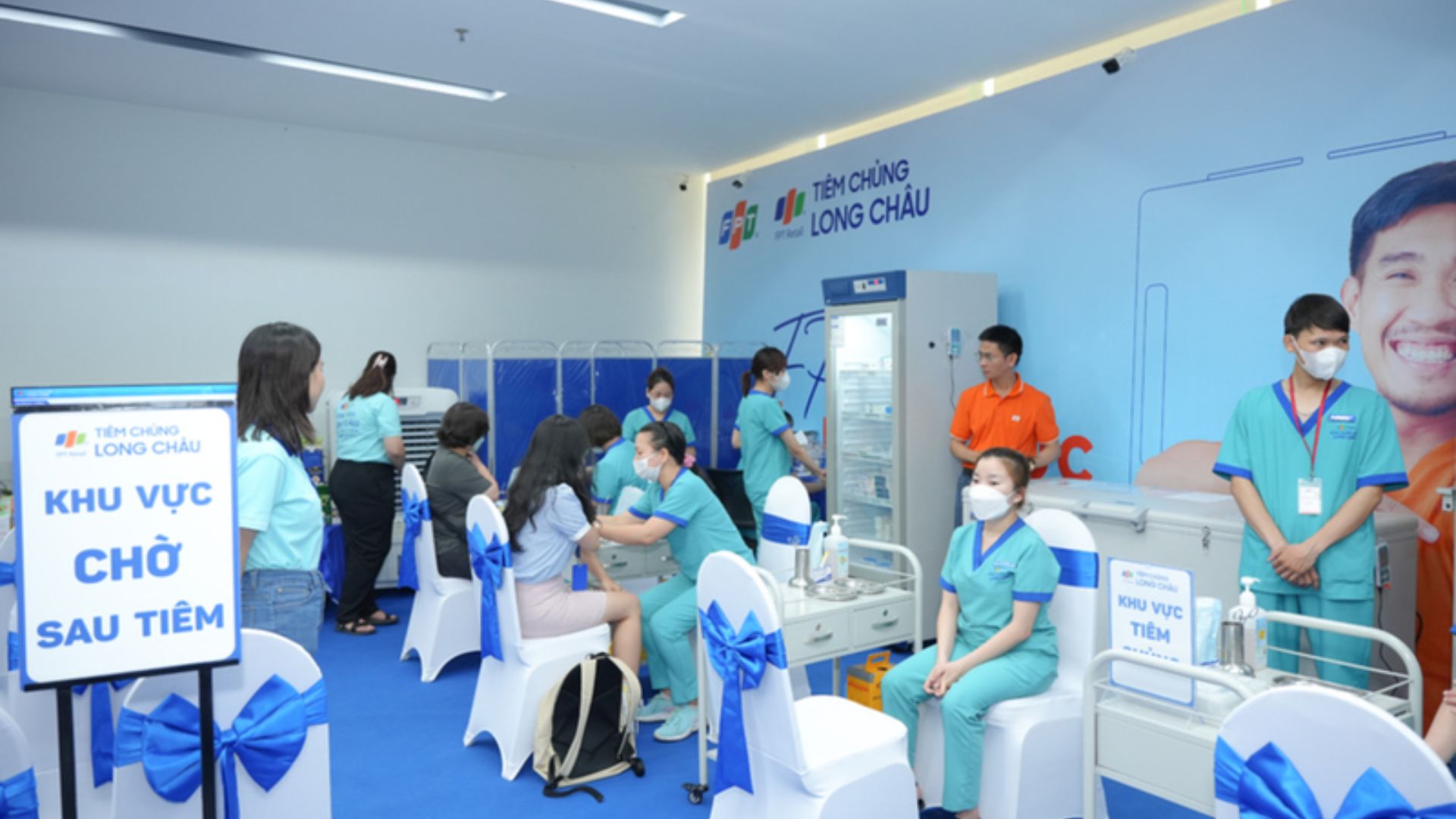 Trẻ cần được ở tại cơ sở tiêm chủng theo dõi từ 15 - 30 phút sau tiêm phòng cúm