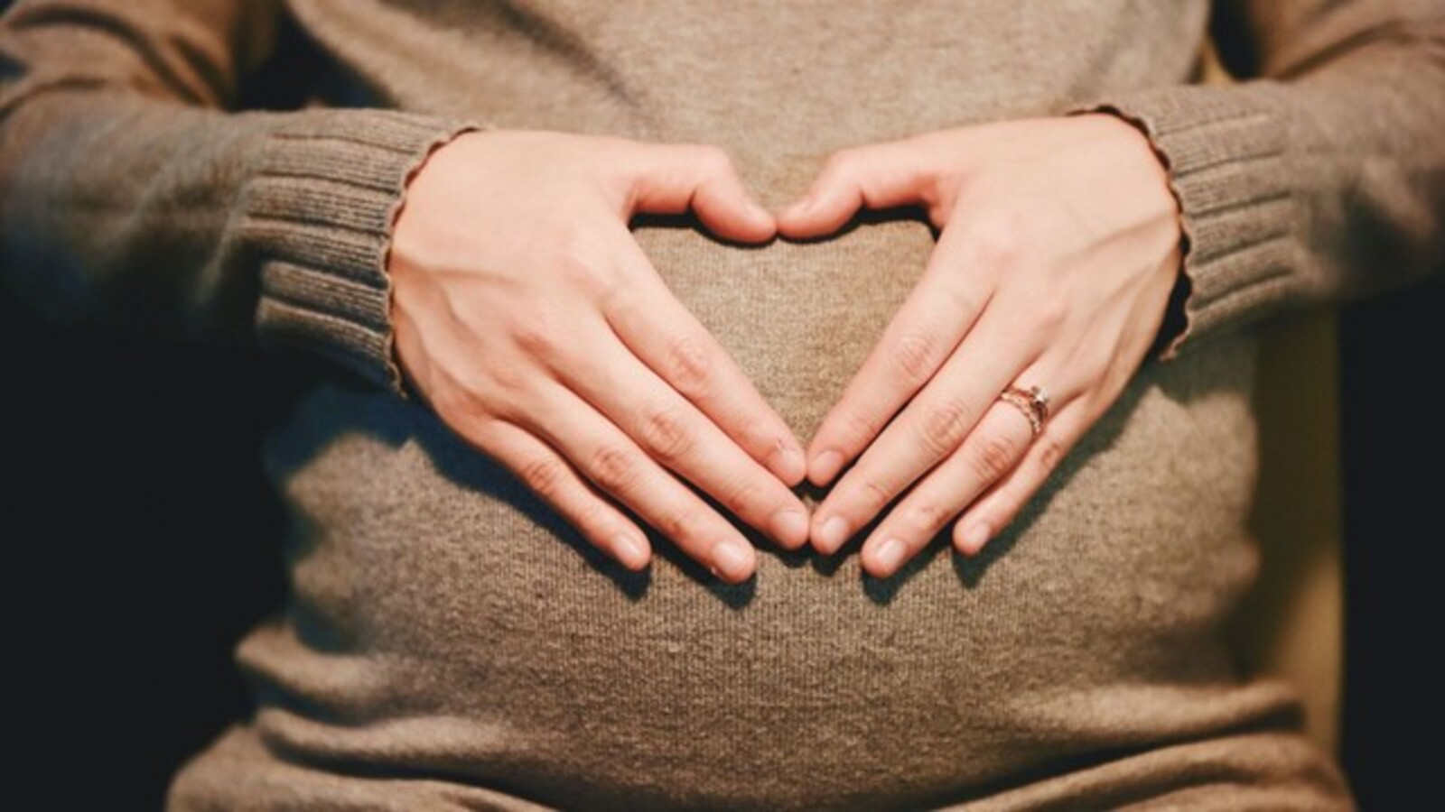 Tiêm phòng cúm cho bà bầu giúp mẹ yên tâm hơn, tinh thần thoải mái trong suốt thai kỳ