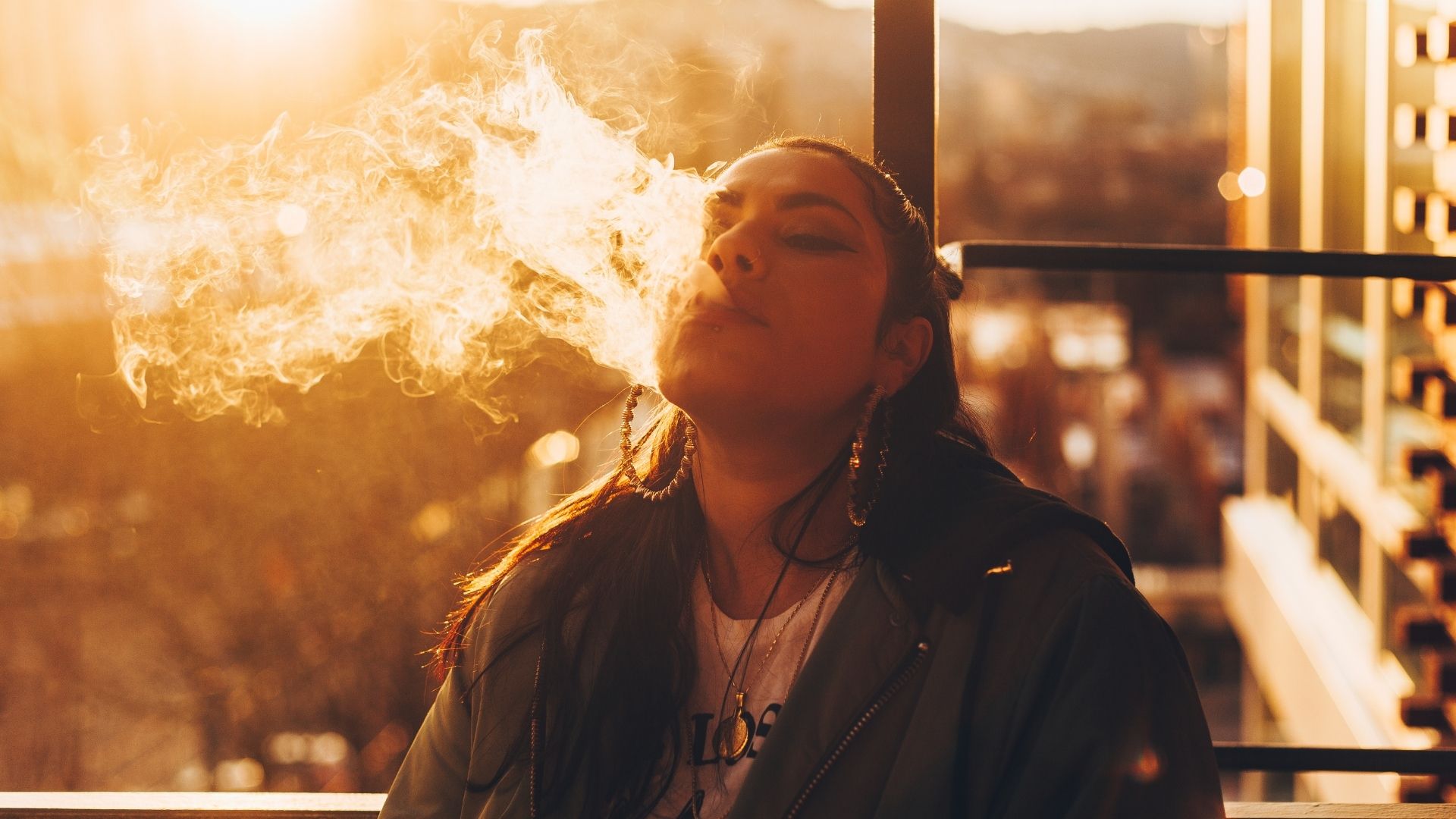 Hút thuốc lá làm tăng nguy cơ gây&nbsp;liệt dây thanh quản​