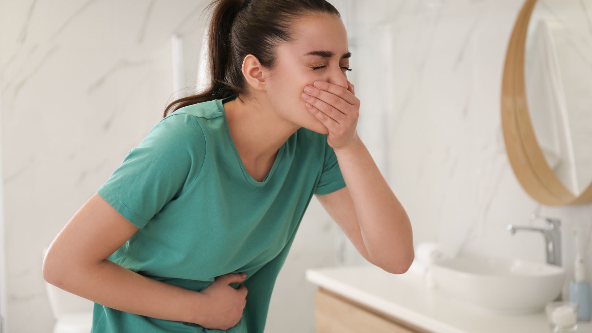 Khi mức lipid máu quá cao có thể khiến người bệnh gặp phải triệu chứng buồn nôn