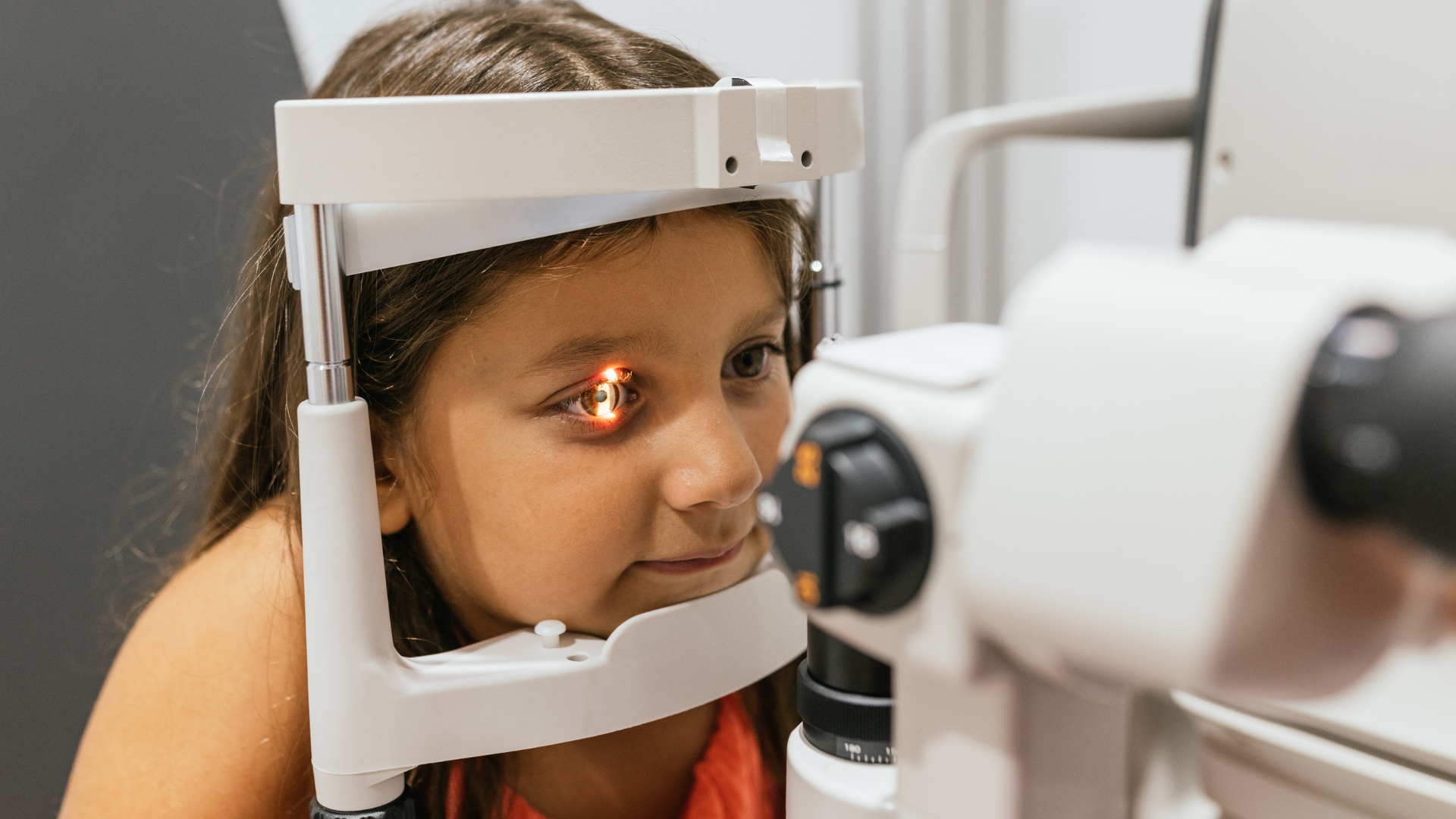 Tái khám đúng lịch hẹn để bác sĩ theo dõi tình trạng hồi phục và xử trí kịp thời nếu có bất thường