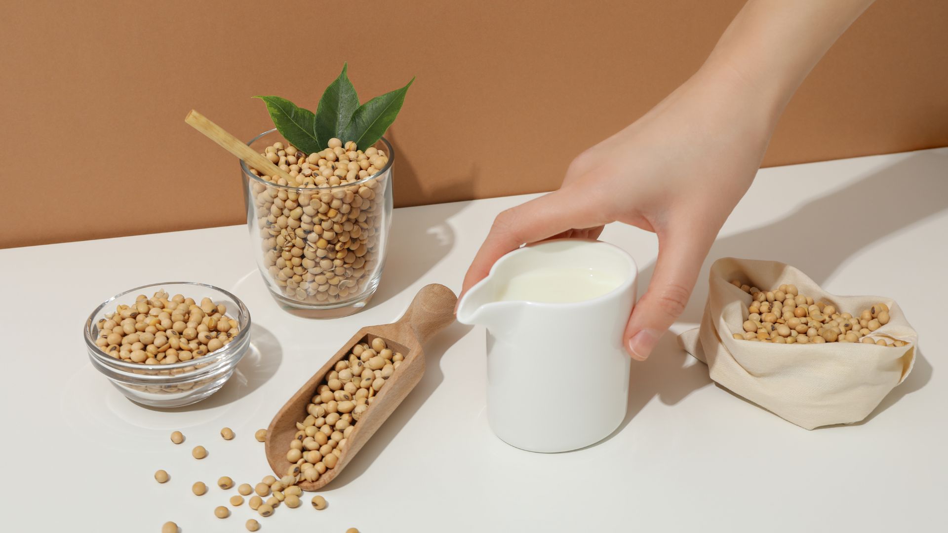 Lợi ích của bà bầu uống sữa đậu nành 3 tháng cuối là gì? 5