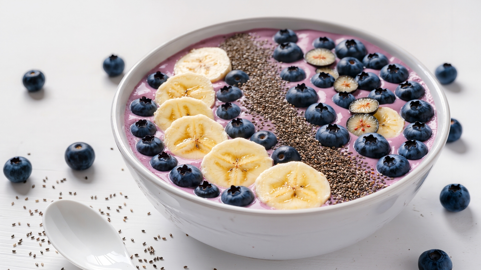 Cần lưu ý sử dụng hạt chia đúng cách, đều đặn và phù hợp để tối ưu giá trị dinh dưỡng của hạt chia