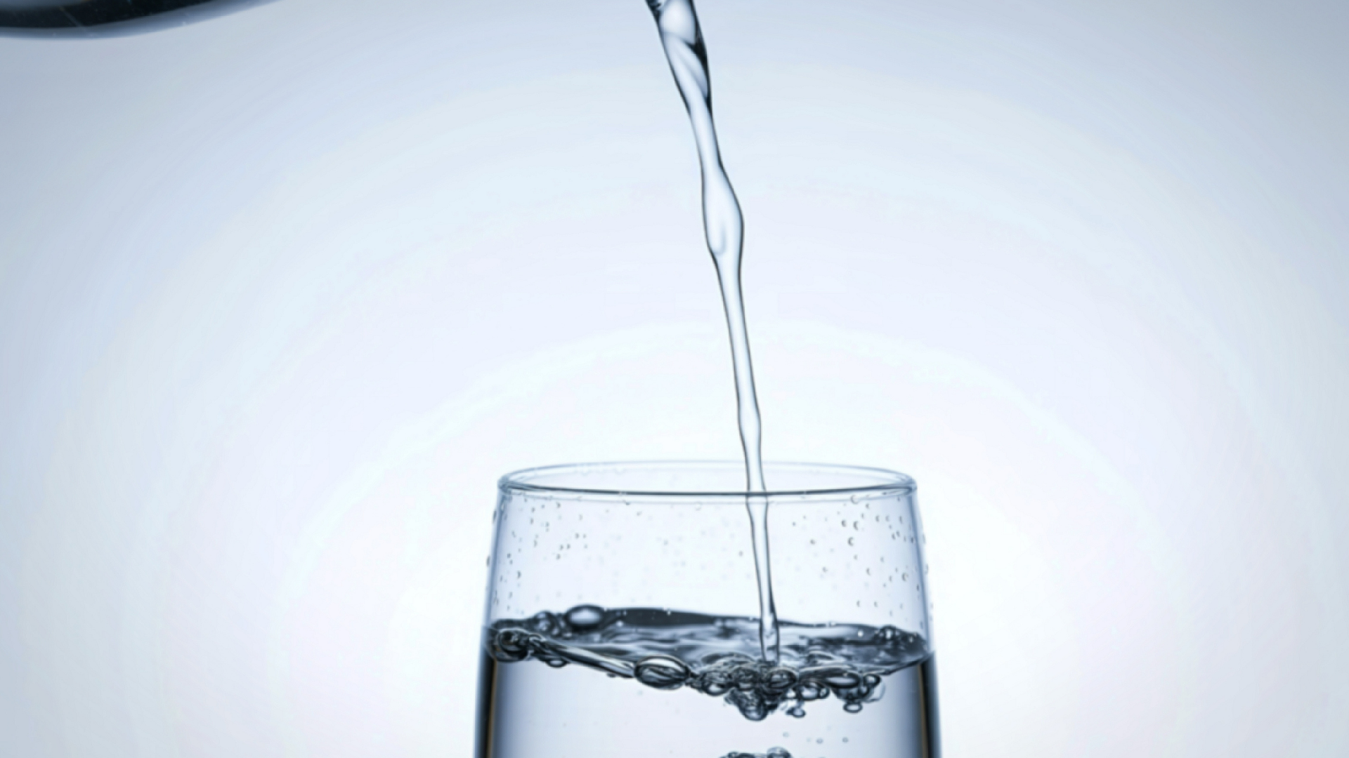 Lượng nước uống mỗi ngày theo cân nặng giúp cá nhân hóa nhu cầu nước