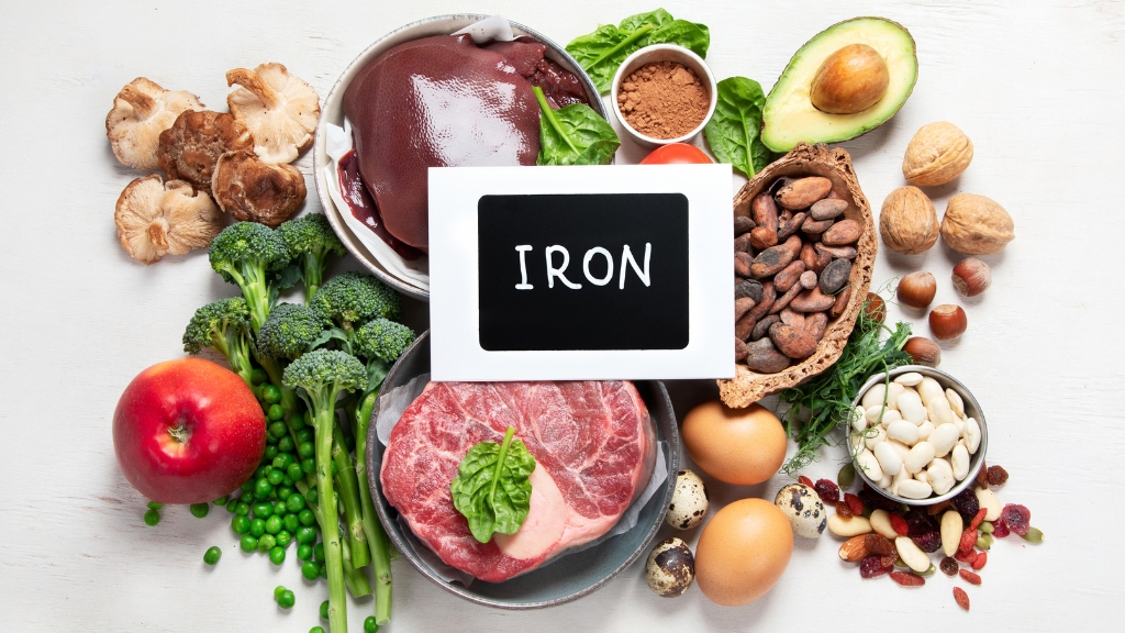 Mẹ bầu có thể tăng cường bổ sung sắt thông qua chế độ ăn hằng ngày