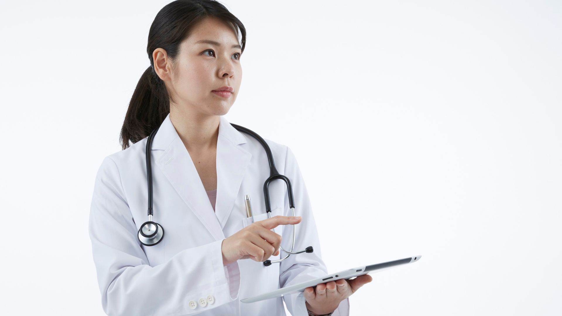 Bác sĩ sẽ khám và chỉ định một số xét nghiệm để chẩn đoán lupus ban đỏ