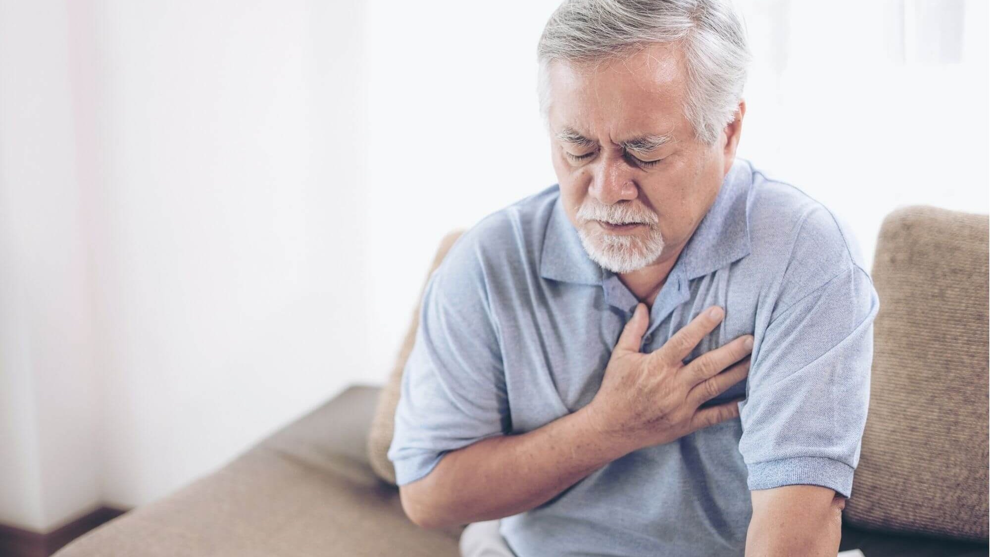 luu-y-khi-tiem-phong-cum-cho-nguoi-benh-mach-vanh-1 Cropped.jpg