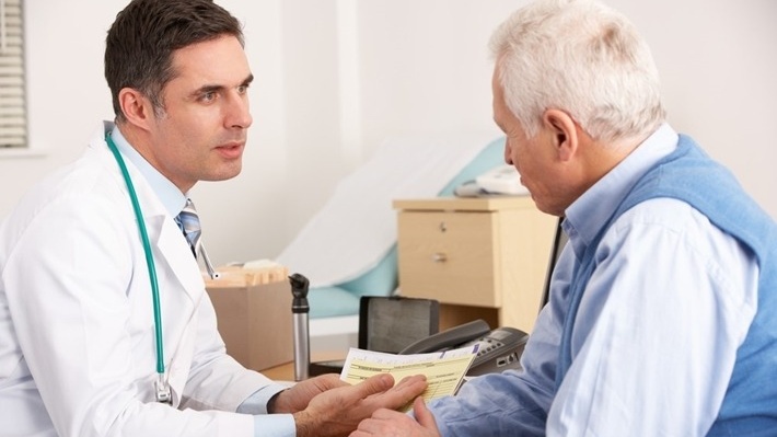 luu-y-khi-tiem-phong-cum-cho-nguoi-benh-mach-vanh-4 Cropped.jpg