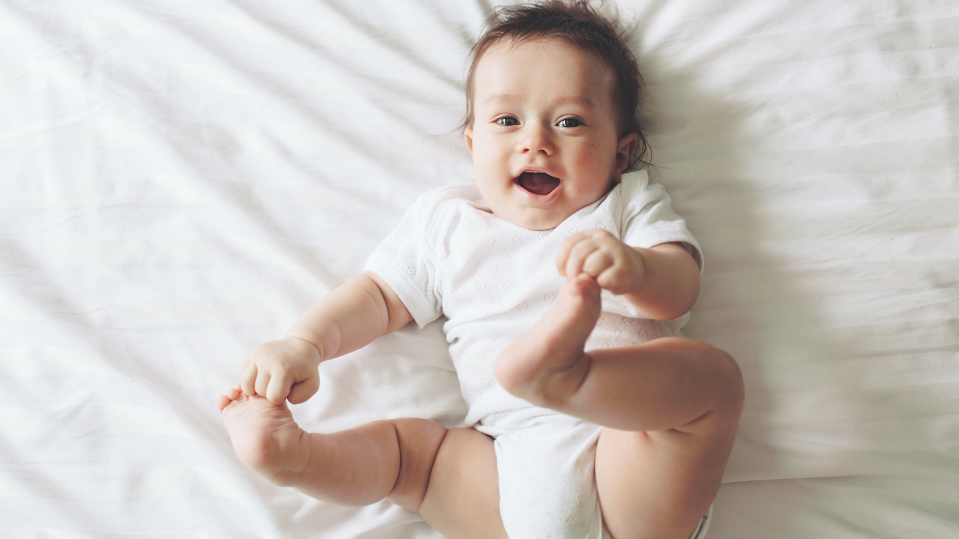 Mẹ cho bé hoạt động kéo dài khoảng 20 - 30 phút, chẳng hạn như tập lẫy