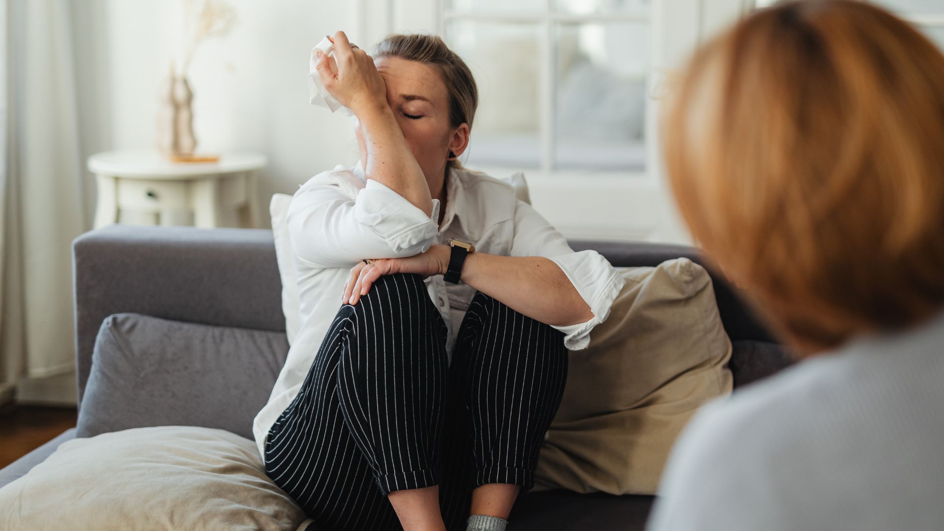 Mãn kinh không chỉ ảnh hưởng đến sức khoẻ thể chất mà còn ở tinh thần và tâm lý