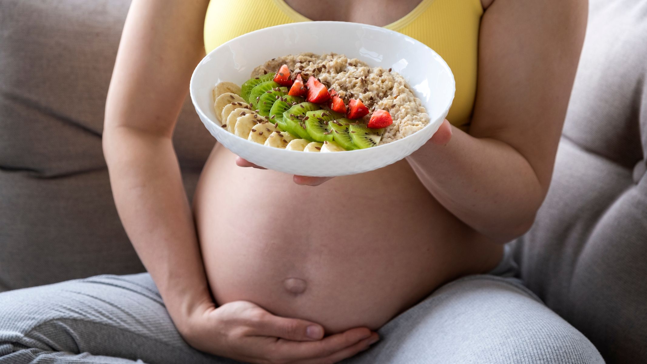Mang thai ra máu nhưng không đau bụng có nguy hiểm không? 4