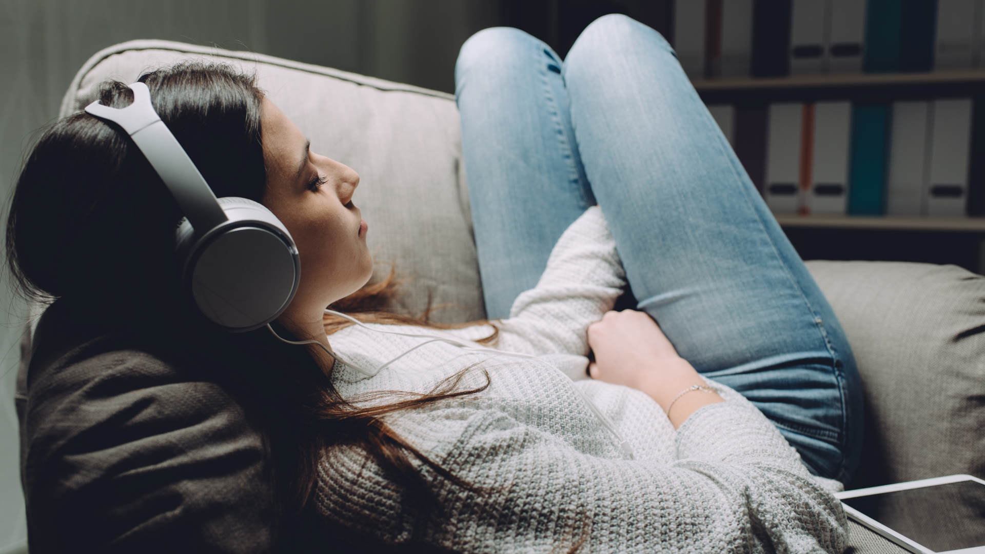 Thư giãn trước khi ngủ giúp cơ thể chuyển sang trạng thái nghỉ ngơi