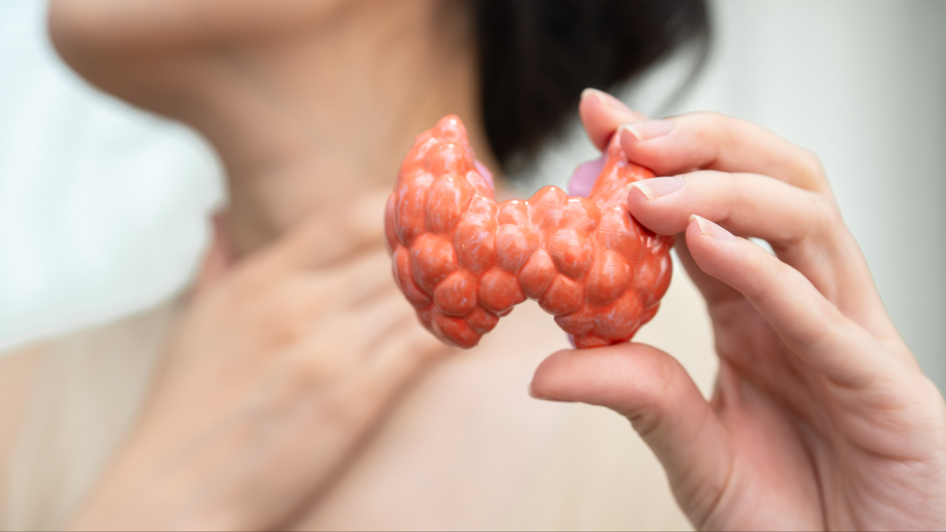 Mất ngủ sụt cân có thể là dấu hiệu bệnh cường giáp