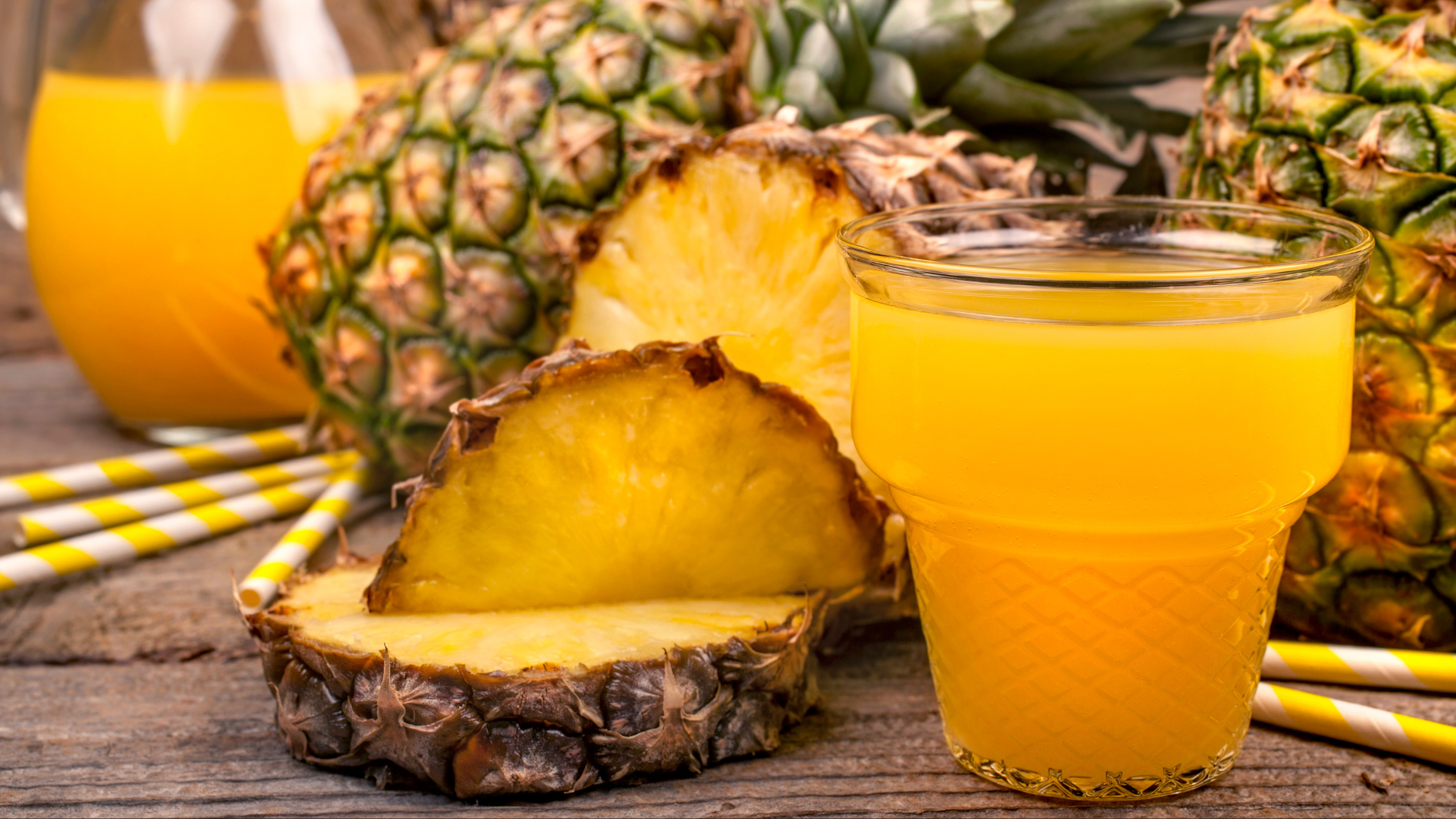 Nước ép dứa chứa hàm lượng melatonin cao giúp duy trì giấc ngủ tự nhiên