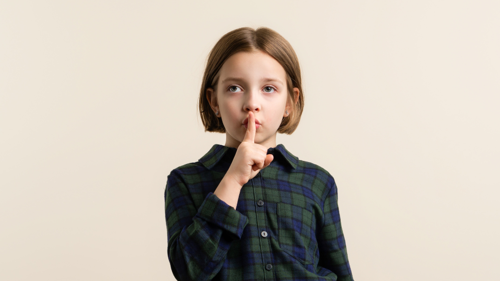 Khi hai mắt không nhìn cùng một hướng, não bộ sẽ bỏ qua hình ảnh từ mắt bị lệch để tránh nhìn đôi