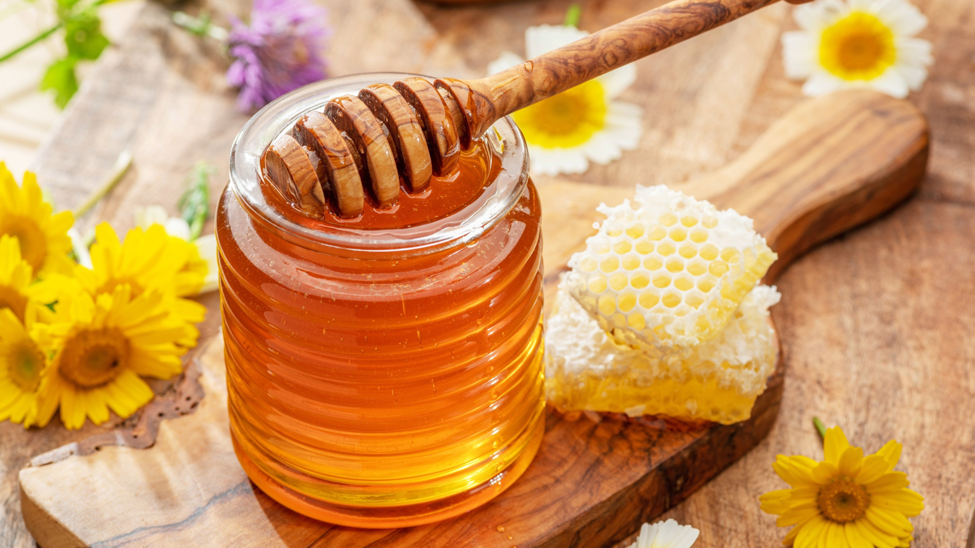 Mật ong là gì? Mật ong có tác dụng gì đối với sức khỏe? 1