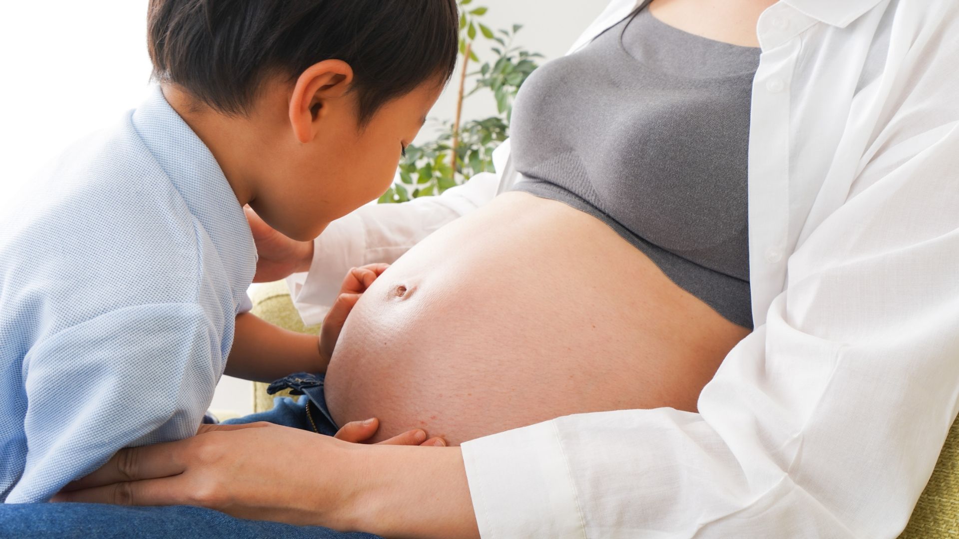 Hướng dẫn chăm sóc tại nhà giúp ổn định cơ thể và theo dõi sức khỏe khi có máu báo thai