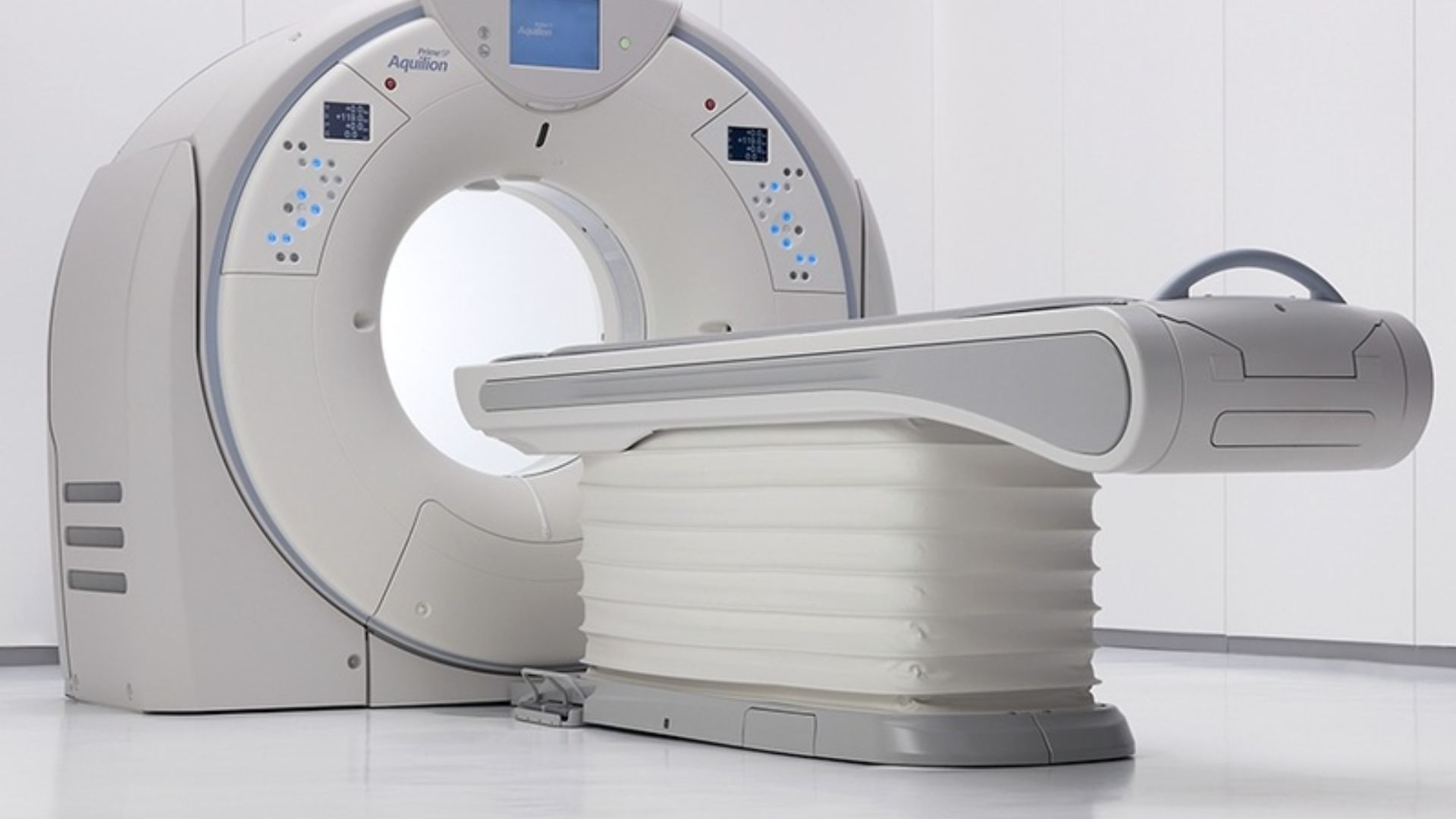 Hình ảnh máy chụp CT đang được sử dụng rộng rãi tại các bệnh viện