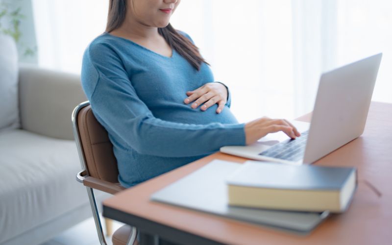 Các mẹ bầu mang thai thường xuyên chịu áp lực, stress dễ dẫn đến sinh non