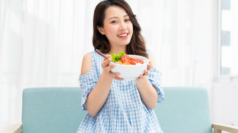 Mẹ bầu có thể giảm đau lưng trong thai kỳ bằng phương pháp đơn giản tại nhà
