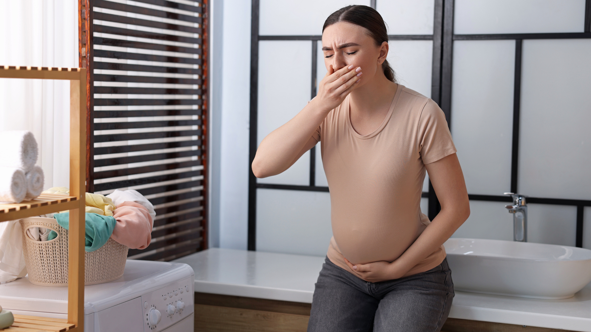 Nếu mệt mỏi kéo dài nhiều ngày không giảm, kèm theo buồn nôn dữ dội đến mức không ăn uống được, mẹ bầu cần thăm khám sớm nhất có thể